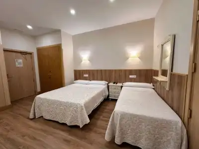 Hostal Toledo - 54