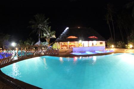 Uroa Bay Beach Resort - 9