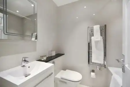 Queensgate Court - 138