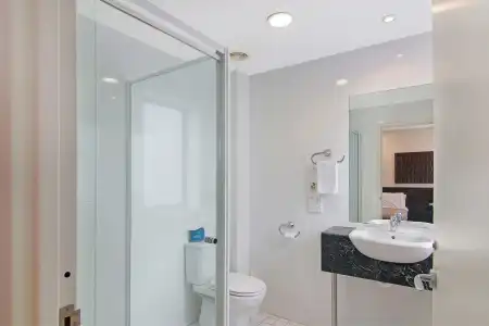 Boulevard on Beaumont - 9