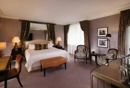 The Dorchester - 49