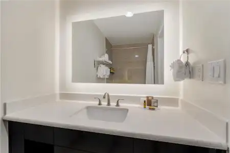 Best Western Plus LA Mid Town - 43