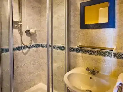 Heriott Park Guest House - 7
