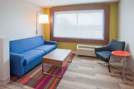 Holiday Inn Express & Suites Des Moines Downtown by IHG - 72