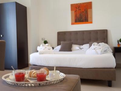 La Piazzetta Guest House - 110