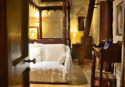 The Burrow Guest House - 182