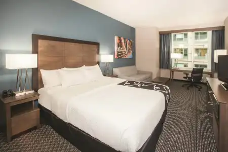 La Quinta Inn & Suites by Wyndham Chicago Downtown - 32