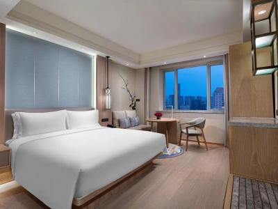 Crowne Plaza Shanghai Nanjing Road by IHG - 31