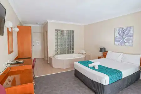 Country 2 Coast Coffs Harbour Motor Inn - 3