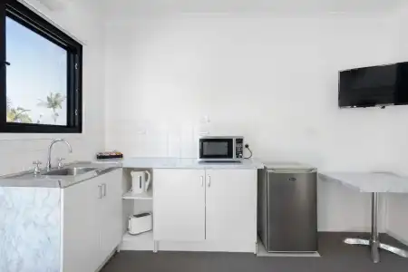 Montego Mermaid Beach Motel - 53