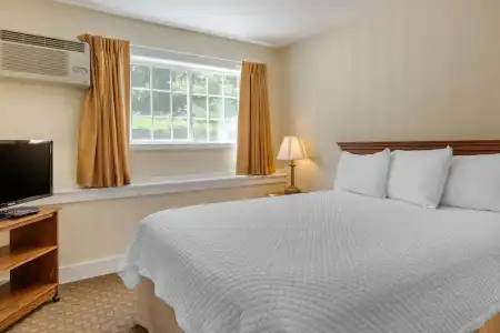 Ogunquit & Suites - 102