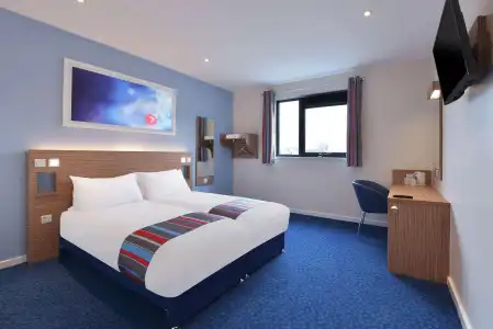 Travelodge London Park Royal - 1