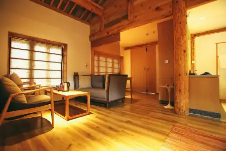 Arro Khampa by Zinc Journey Lijiang - 1