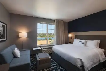 TownePlace Suites by Marriott San Diego Airport/Liberty Station - 78