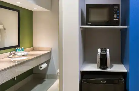 Holiday Inn Express Cedar Rapids (Collins Rd) by IHG - 30