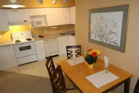 Times Square Suites - 30