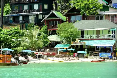 Phi Phi Beach Front Resort - 15