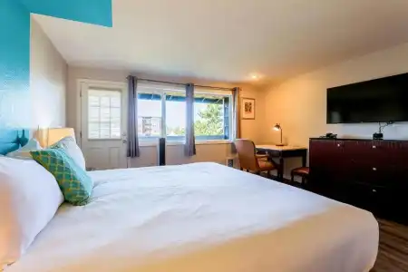 Coast River Inn by OYO Seaside - 111