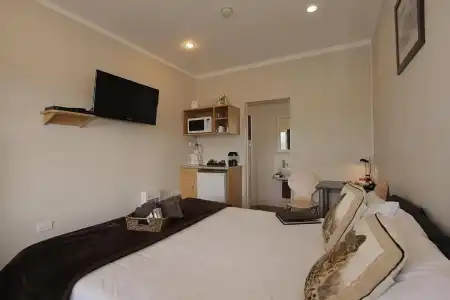 Big Five Motel - 32