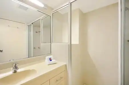 Surfers Beach Holiday Apartments - 115