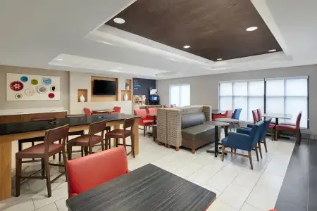 Holiday Inn Express Pensacola West - Navy Base by IHG - 41