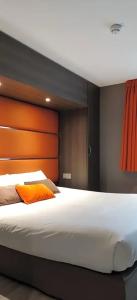 Hôtel Crocus Caen Mémorial - 52