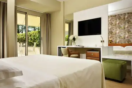 Continental Wellness & Spa - 4