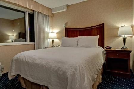 Best Western Plus Suites Downtown - 79