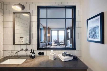 Lighthouse & Spa - 10