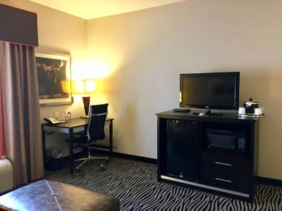 Hampton Inn & Suites Tulsa/Central - 2