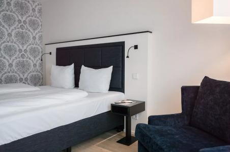 SUYTES Business Studios - 77