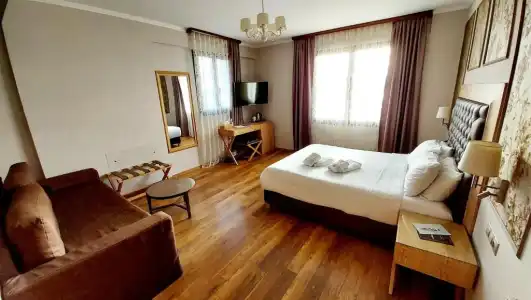 La Suite Boutique & Spa - 83
