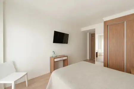 RH Riviera - Adults Only - 18