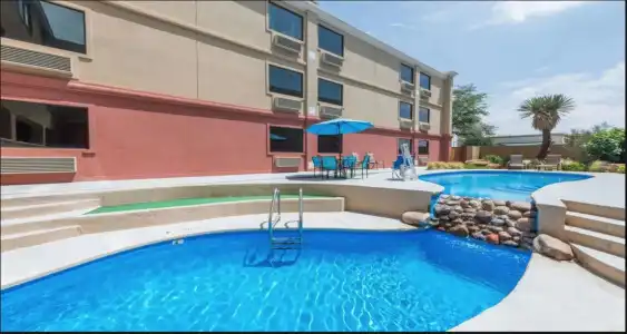 SureStay Plus by Best Western Lubbock Medical Center - 12