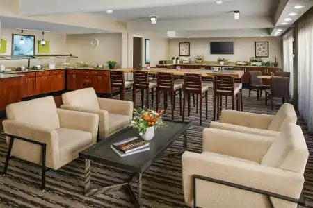 Hilton Phoenix Airport - 27
