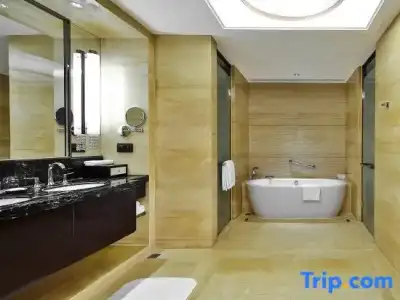 Crowne Plaza Chengdu Panda Garden by IHG - Near Panda Base - 153