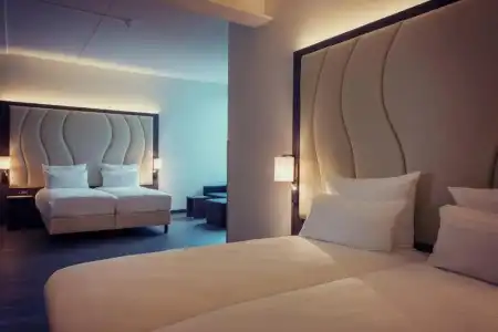 PLAZA Premium Almere - 40