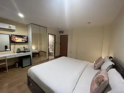 V Check Inn Sukhumvit 22 - 108