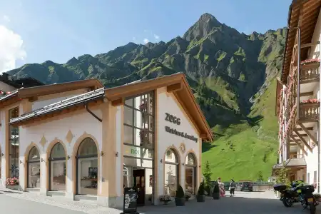 Relais & Châteaux Chasa Montana - 32