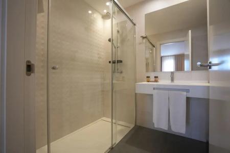 Windsor Tossa – Adults Only +16 - 51