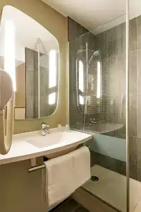 Ibis Paris Canal Saint Martin - 53