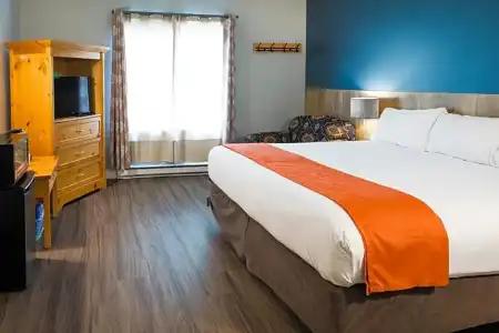 Glacier House Resort - 52