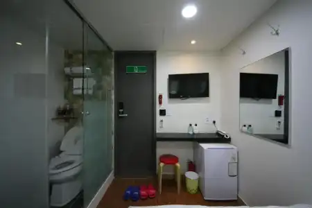 Star Guest House - 33