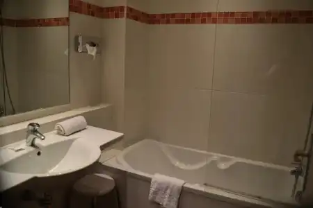Kyriad - Tours Centre - 7