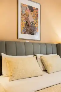 Nicholas Point Apartments and Rooms - 129