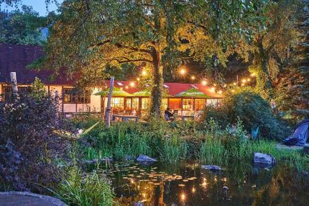 Busses Guesthouse - 11