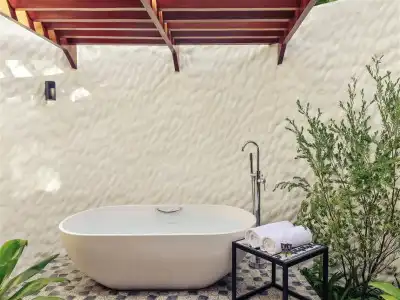 Mercure Maldives Kooddoo Adults Only Resort - 11