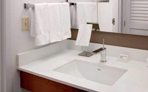 Courtyard by Marriott Houston Rice University - 7