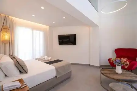 Mirablue Luxury Residences - 411
