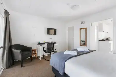 Roselands Motel - 109
